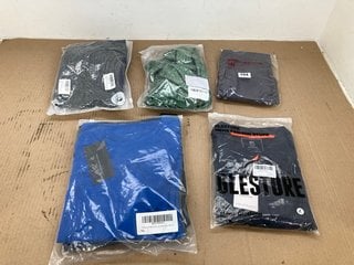 QTY OF ASSORTED CLOTHING TO INCLUDE GLESTORE LONG SLEEVE COLLARED NAVY SHIRT SIZE L: LOCATION - E5