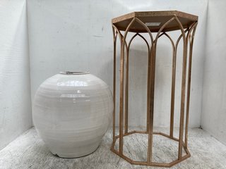 LARGE CERAMIC VASE IN NATURAL TO INCLUDE CANTERBURY SIDE TABLE IN ANTIQUE GOLD: LOCATION - E8