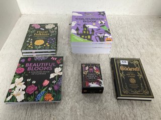 QTY OF ASSORTED BOOKS TO INCLUDE FLORAL FOLKLORE BY ALISON DAVIES: LOCATION - E12