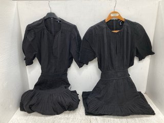 2 X ME + EM CHEESECLOTH CUT OUT SHORT SLEEVE FULL LENGTH DRESS IN BLACK SIZE UK 14 AND UK 12: LOCATION - E13