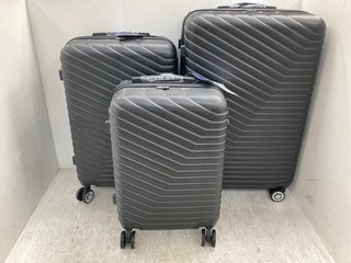 LIVIA SET OF 3 SUITCASES IN BLACK: LOCATION - E14