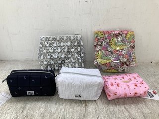 QTY OF SKINNY DIP WASH BAGS TO INCLUDE MIFFY BLOSSOM WASHBAG: LOCATION - E17