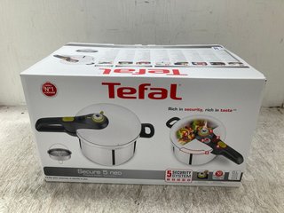 TEFAL SECURE 5 NEO 6L PAN WITH LID: LOCATION - E18