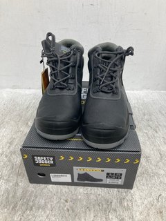 SAFETY JOGGER BEST BOY STEEL TOE PROTECTIVE BOOTS IN BLACK SIZE: 11: LOCATION - F17