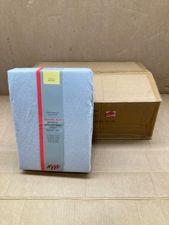 BOX OF JOHN LEWIS AND PARTNERS SUPER KING SIZE COMFY AND RELAXED BAMBOO VISCOSE AND LINEN DUVET SETS IN LIGHT GREY RRP - £500: LOCATION - F7