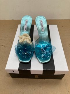 AQUAZZUARA WOMENS PLASTIC FLOWER STRAP HEELS IN BLUE SIZE: 37 EU RRP - £755: LOCATION - E0