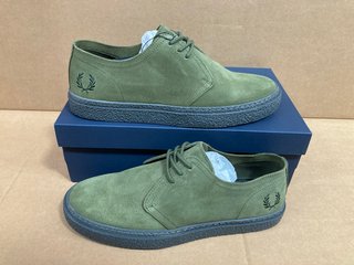 FRED PERRY MENS LINDEN SUEDE LACE UP FORMAL SHOES IN GREEN SIZE: 8 RRP - £110: LOCATION - G9