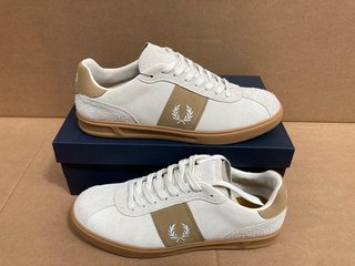 FRED PERRY MENS SUEDE LACE UP FORMAL SHOES IN ECRU/SNOW WHITE SIZE: 10 RRP - £110: LOCATION - G9