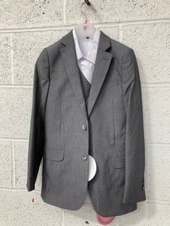 PAISLEY PHILIP SUIT SET IN DOVE GREY SIZE 11Y: LOCATION - E4