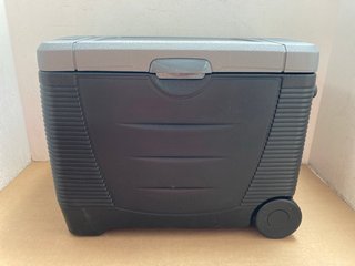 ELECTRIQ EIQ45LCOOLBOXVE 45L GREY COOLBOX: LOCATION - BR8