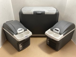 2 X 8L PORTABLE ELECTRIC BEVERAGE COOLBOXES TO INCLUDE 40L ELECTRIC COOLBOX: LOCATION - BR3