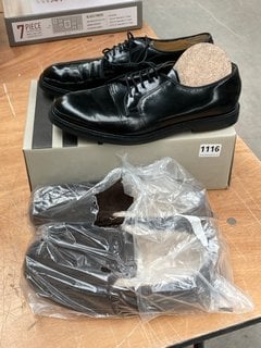 3 X ASSORTED JOHN LEWIS & PARTNERS FOOTWEAR TO INCLUDE CORNELL LOAFER IN LEATHER SIZE 7: LOCATION - CT8