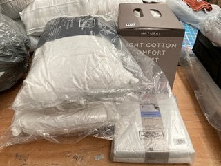 QTY OF JOHN LEWIS & PARTNERS ITEMS TO INCLUDE NATURAL LIGHT COTTON COMFORT KINGSIZE DUVET: LOCATION - CT8