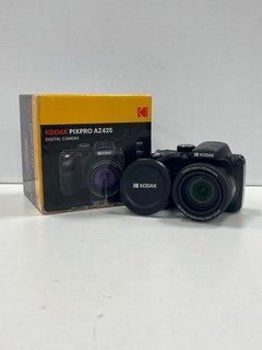 KODAK PIXPRO AZ425 BRIDGE CAMERA IN BLACK. (BOXED WITH BATTERY & USB CABLE, SOME MINOR COSMETIC WEAR (LIGHT SCRATCHES)) [JPTM121879]. THIS PRODUCT IS FULLY FUNCTIONAL AND IS PART OF OUR PREMIUM TECH