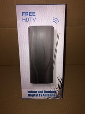 13 X INDOOR AND OUTDOOR DIGITAL TV ANTENNA : LOCATION - D RACK