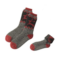 QUANTITY OF ASSORTED ITEMS TO INCLUDE COLOR FLUFFY CHRISTMAS SLIPPER SOCKS WITH GRIPPERS FOR WOMEN R HOME SOCKS: LOCATION - E RACK