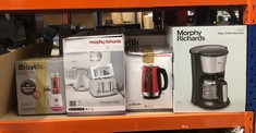 QUANTITY OF KITCHEN & APPLIANCES ITEMS TO INCLUDE MORPHY RICHARDS VECTOR PYRAMID KETTLE, 1.5L, 3KW RAPID BOIL, ANTI LIMESCALE FILTER, BOIL DRY PROTECTION, WATER WINDOW, PULL RING REMOVABLE LID, 360 C