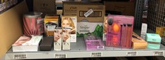 QUANTITY OF HEALTH & BEAUTY ITEMS TO INCLUDE CLAIROL BLONDE IT UP PERMANENT HAIR DYE, PLATINUM BLONDE, 270G: LOCATION - D