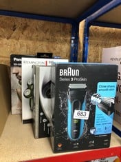 QUANTITY OF HEALTH & BEAUTY ITEMS TO INCLUDE BRAUN SERIES 3 PROSKIN 3045S ELECTRIC SHAVER, BLACK/BLUE: LOCATION - E