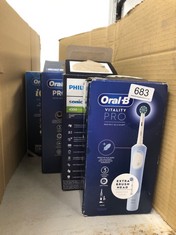 QUANTITY OF HEALTH & BEAUTY ITEMS TO INCLUDE ORAL-B VITALITY PRO ELECTRIC TOOTHBRUSHES ADULTS, 1 HANDLE, 2 TOOTHBRUSH HEADS, 3 BRUSHING MODES INCLUDING SENSITIVE PLUS, 2 PIN UK PLUG, BLUE: LOCATION -