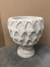 PINEAPPLE URN - DEEP PINEAPPLE PATTERN PLANTER ON CIRCULAR BASE - COLLECTION ONLY - LOCATION FRONT FLOOR