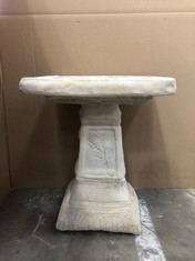 CLASICO BIRD BATH - SQUARE BIRD BATH ADORNED WITH A ROSE - COLLECTION ONLY - LOCATION FRONT FLOOR