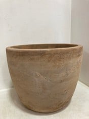 NKUKU AFFITI CLAY PLANTER - MODEL NO. AP1103