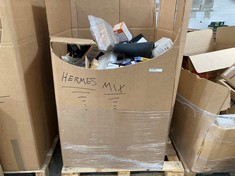 PALLET OF ASSORTED ITEMS TO INCLUDE KEYBOARDS AND EARBUDS GAMING ACCESSORY. (WITH BOX AND UNIT ONLY) [JPTC70204] (KERBSIDE PALLET DELIVERY)