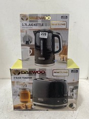 DAEWOO 1.7L JUG KETTLE - BLACK TO INCLUDE DAEWOO 2-SLICE TOASTER - BLACK