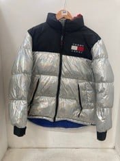 TOMMY JEANS WOMEN'S PUFFER METTALIC JACKET - SILVER AND BLACK SIZE S