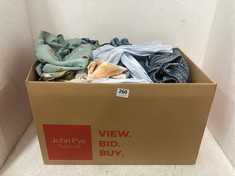 BOX OF ASSORTED ADULT CLOTHING TO INCLUDE VERO MODA FLORAL BOMBER JACKET SIZE XL IN GREEN