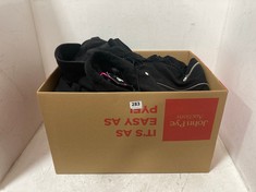 BOX OF ASSORTED CLOTHING TO INCLUDE WOMENS SUEDE TASSEL JACKET SIZE 14 IN BLACK