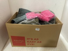 BOX OF ASSORTED HOUSEHOLD ITEMS TO INCLUDE BRENTFORDS BEACH TOWEL IN PINK