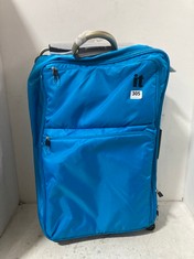 IT LUGGAGE WORLDS LIGHTEST LARGE 4 WHEEL SOFT SUITCASE IN BLUE - RRP £60