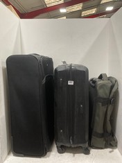 3 X ASSORTED SUITCASES TO INCLUDE QUBE MEDIUM HARD SHELL SUITCASE IN BLACK