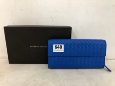 BOTTEGA VENETA INTRECCIATO LEATHER WALLET IN BLUE - RRP £238