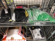 4 X ASSORTED ADIDAS CLOTHING TO INCLUDE SHORTS GREEN/WHITE SIZE XL