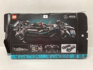 LEGO AMG PETRONAS FORMULA ONE TEAM