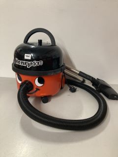 HENRYMICRO NUMATIC VACUUM CLEANER