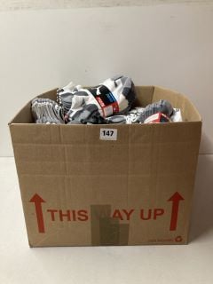 BOX OF ASSORTED PUMA SPORT ANKLE SOCKS IN VARIOUS DESIGNS