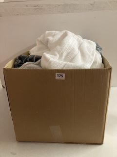 BOX OF ASSORTED KITCHEN TOWELS & SOFT BLANKETS