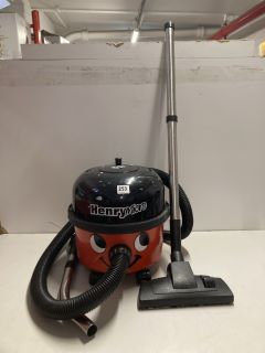 HENRYMICRO NUMATIC VACUUM CLEANER