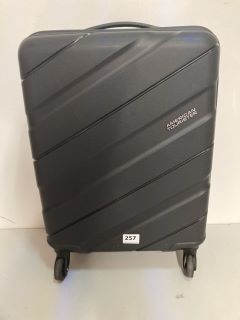 AMERICAN TOURISTER HAND LUGGAGE WHEELED SUITCASE IN BLACK