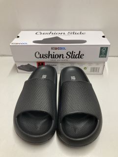 PAIR OF 32' COOL WOMENS CUSHION SLIDERS IN BLACK - SIZE M