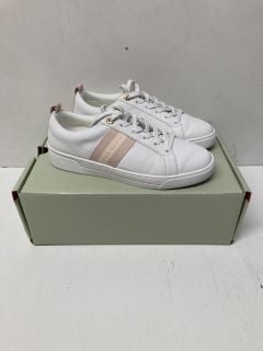 TED BAKER LONDON RILEY -100 TRAINERS IN WHITE - SIZE UK 4