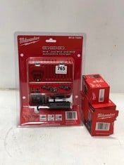 3 X MILWAUKEE ASSORTED ITEMS TO INCLUDE MILWAUKEE M12B2 RED LITHIUM-ION BATTERY