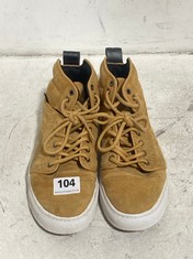 VANS ANKLE BOOTS LIGHT BROWN SUEDE SIZE 6.5