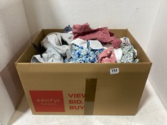 BOX OF ASSORTED KIDS CLOTHING TO INCLUDE GEORGE JOGGERS LIGHT GREY MARL SIZE 7-8YRS