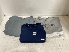 3 X ASSORTED CLOTHING TO INCLUDE CALVIN KLEIN GOLF POLO T-SHIRT NAVY/GREY/WHITE BLOCK SIZE XL