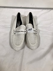 STEVE MADDEN KAST STUDDED LOAFERS WHITE SIZE 4